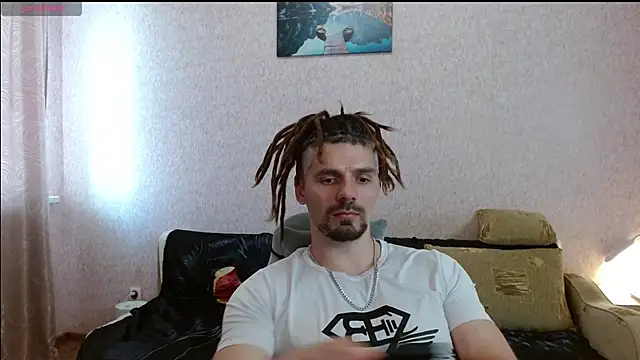 Snapshot of Aestheticguy101 chatting on 06.11.26 Aestheticguy101 online show from 06.11.26