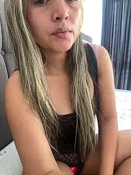 Snapshot of vellaAngel chatting on 01.12.25 vellaAngel online show from 01.12.25