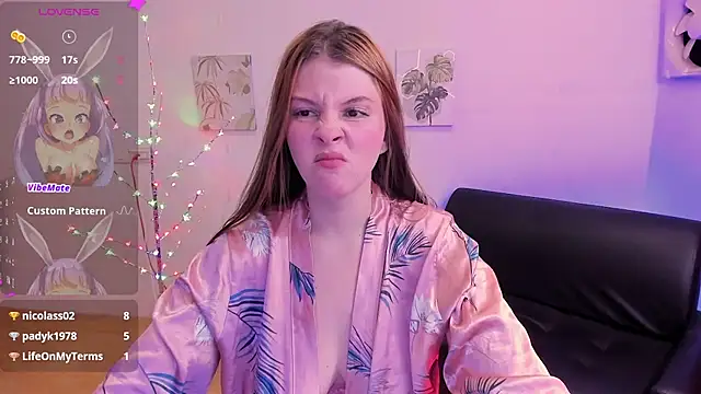 Snapshot of MillySandlerr chatting on 02.20.25 MillySandlerr online show from 02.20.25