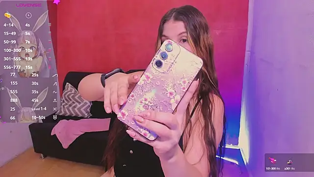 Snapshot of MillySandlerr chatting on 10.28.25 MillySandlerr online show from 10.28.25