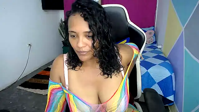 Snapshot of marysol83 chatting on 02.02.25 marysol83 online show from 02.02.25