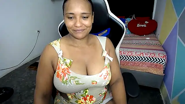 Snapshot of marysol83 chatting on 02.22.25 marysol83 online show from 02.22.25