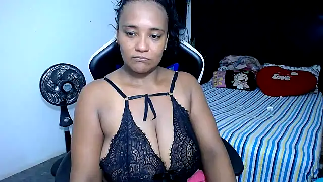 Snapshot of marysol83 chatting on 03.21.25 marysol83 online show from 03.21.25