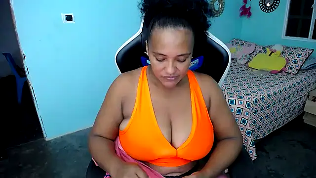 Snapshot of marysol83 chatting on 09.18.25 marysol83 online show from 09.18.25
