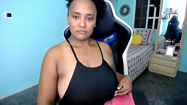 Snapshot of marysol83 chatting on 09.19.25 marysol83 online show from 09.19.25