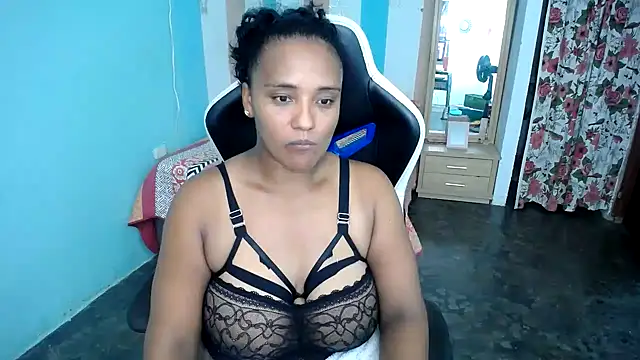 Snapshot of marysol83 chatting on 10.11.25 marysol83 online show from 10.11.25