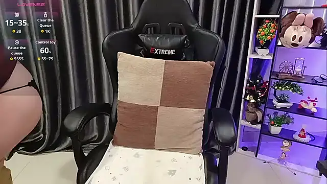 Yuki-yio online show from 10.25.25