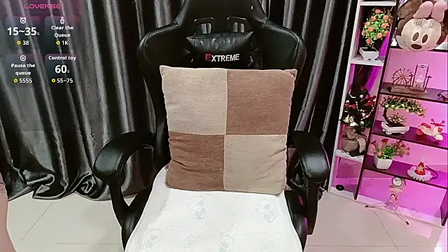 Yuki-yio online show from 11.25.25