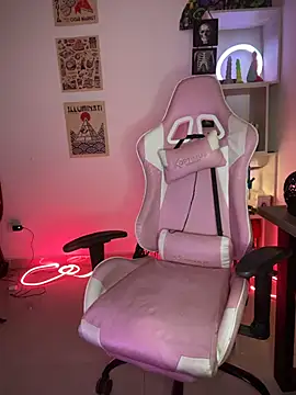 Emma Wish online show from 11.20.25