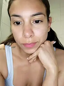 Snapshot of Angelinalombardi_ chatting on 11.06.25 Angelinalombardi online show from 11.06.25