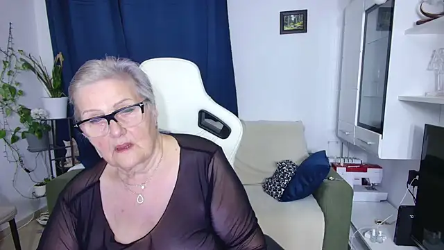 Snapshot of Selenna57 chatting on 04.18.26 Selenna57 online show from 04.18.26