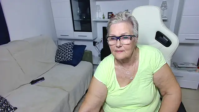 Snapshot of Selenna57 chatting on 04.19.26 Selenna57 online show from 04.19.26