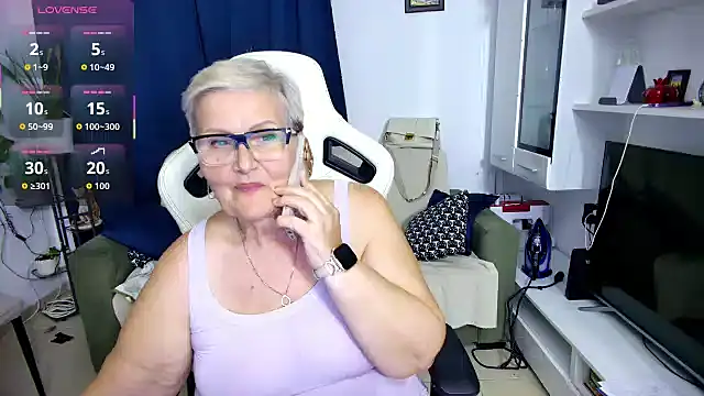 Snapshot of Selenna57 chatting on 05.03.26 Selenna57 online show from 05.03.26