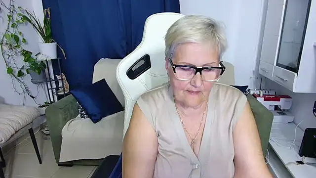 Snapshot of Selenna57 chatting on 05.08.26 Selenna57 online show from 05.08.26
