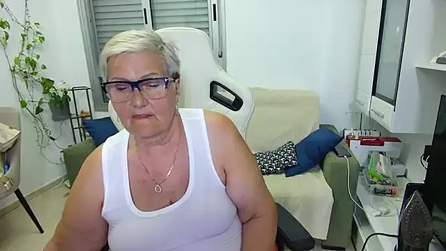 Snapshot of Selenna57 chatting on 05.14.26 Selenna57 online show from 05.14.26