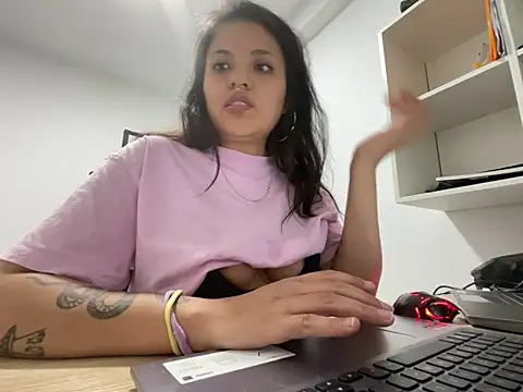 Snapshot of apretadito47 chatting on 05.19.26 apretadito47 online show from 05.19.26
