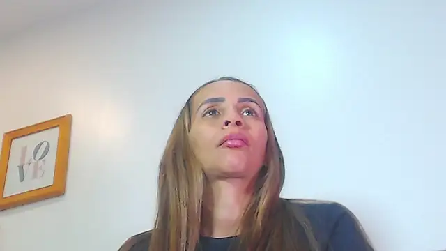 Snapshot of Amber_Moore chatting on 06.17.26 Amber Moore online show from 06.17.26