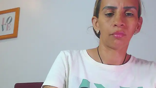Snapshot of Amber_Moore chatting on 06.24.26 Amber Moore online show from 06.24.26