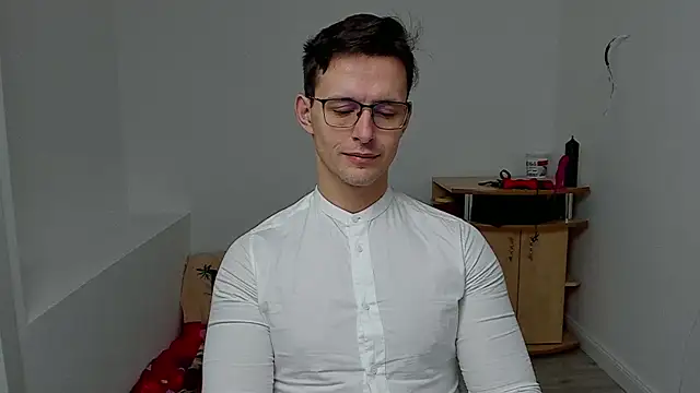 Snapshot of sexxymuscles4u chatting on 01.13.25 sexxymuscles4u online show from 01.13.25