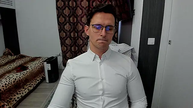 Snapshot of sexxymuscles4u chatting on 03.12.25 sexxymuscles4u online show from 03.12.25