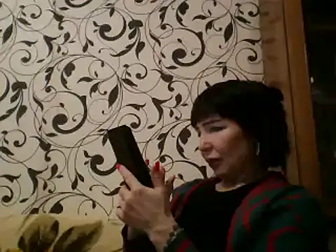 Snapshot of JeaneDavis chatting on 02.14.25 JeaneDavis online show from 02.14.25