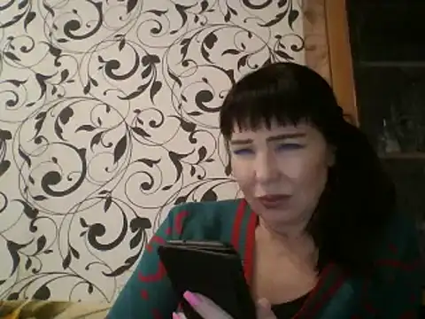 Snapshot of JeaneDavis chatting on 03.19.25 JeaneDavis online show from 03.19.25