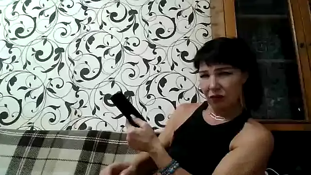 Snapshot of JeaneDavis chatting on 09.11.25 JeaneDavis online show from 09.11.25