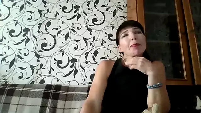 Snapshot of JeaneDavis chatting on 09.17.25 JeaneDavis online show from 09.17.25