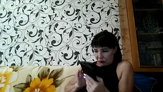 Snapshot of JeaneDavis chatting on 09.23.25 JeaneDavis online show from 09.23.25