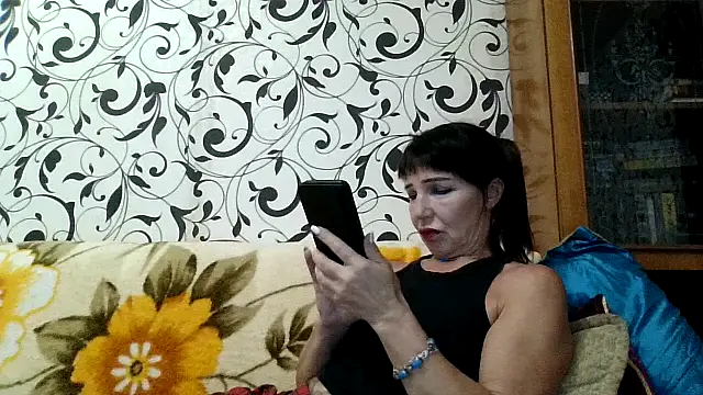 Snapshot of JeaneDavis chatting on 09.24.25 JeaneDavis online show from 09.24.25