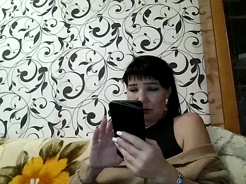 Snapshot of JeaneDavis chatting on 10.12.25 JeaneDavis online show from 10.12.25