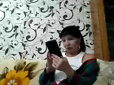 Snapshot of JeaneDavis chatting on 10.18.25 JeaneDavis online show from 10.18.25