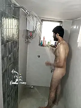 Snapshot of SimplyKarthik09 chatting on 10.31.25 SimplyKarthik09 online show from 10.31.25