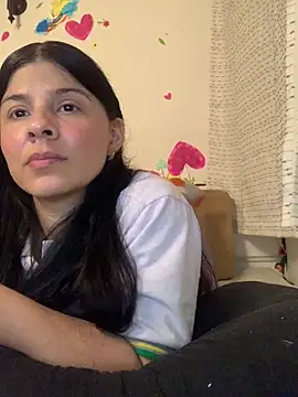 Snapshot of Estefani_32 chatting on 04.17.26 Estefani 32 online show from 04.17.26
