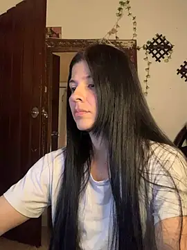 Snapshot of Estefani_32 chatting on 04.18.26 Estefani 32 online show from 04.18.26