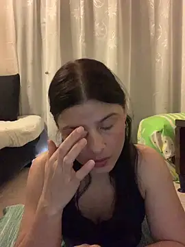 Snapshot of Estefani_32 chatting on 04.24.26 Estefani 32 online show from 04.24.26