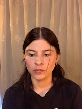 Snapshot of Estefani_32 chatting on 05.19.26 Estefani 32 online show from 05.19.26