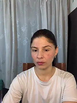Snapshot of Estefani_32 chatting on 05.30.26 Estefani 32 online show from 05.30.26