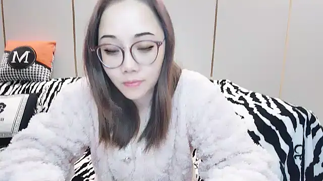 Snapshot of Giuliam chatting on 01.12.25 Giuliam online show from 01.12.25