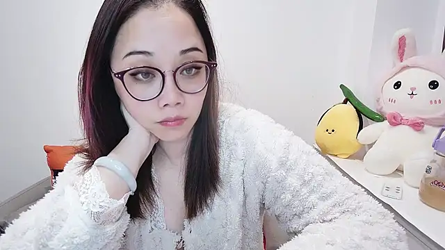 Snapshot of Giuliam chatting on 02.19.25 Giuliam online show from 02.19.25
