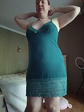 Snapshot of GoddessLara chatting on 06.10.26 GoddessLara online show from 06.10.26