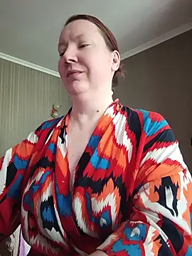 Snapshot of GoddessLara chatting on 06.12.26 GoddessLara online show from 06.12.26