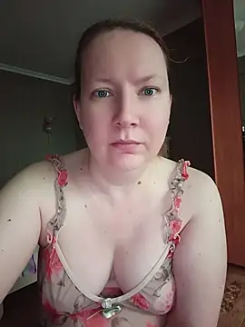 Snapshot of GoddessLara chatting on 06.24.26 GoddessLara online show from 06.24.26