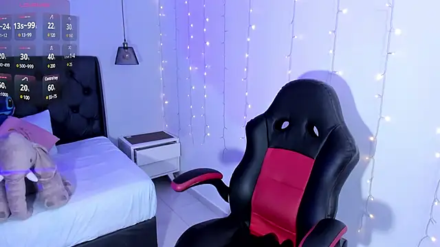 AMELIELEONE online show from 02.04.25