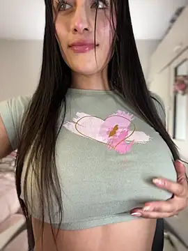 Snapshot of Emmily_19 chatting on 02.12.26 Emmily 19 online show from 02.12.26