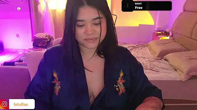Snapshot of feluriana chatting on 04.18.26 feluriana online show from 04.18.26