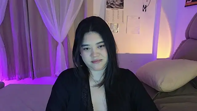Snapshot of feluriana chatting on 04.25.26 feluriana online show from 04.25.26