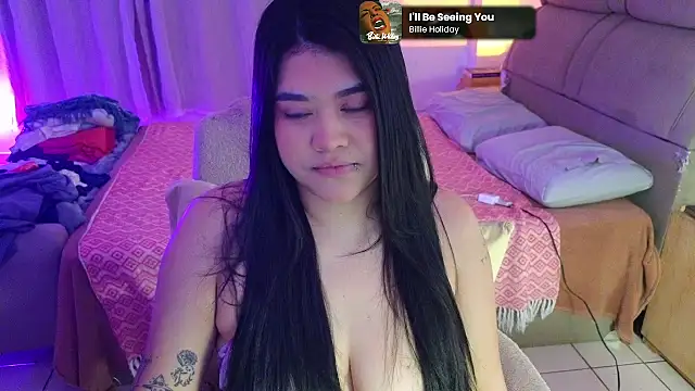 Snapshot of feluriana chatting on 05.19.26 feluriana online show from 05.19.26