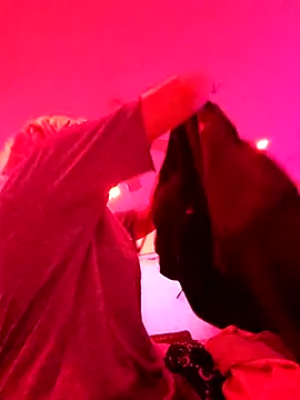 Snapshot of ScarletCallings420 chatting on 11.19.25 ScarletCallings420 online show from 11.19.25