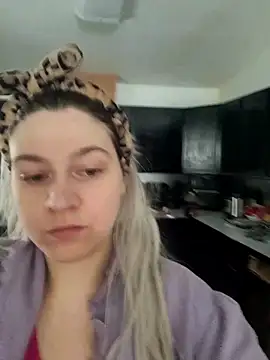 Snapshot of ScarletCallings420 chatting on 04.03.26 ScarletCallings420 online show from 04.03.26